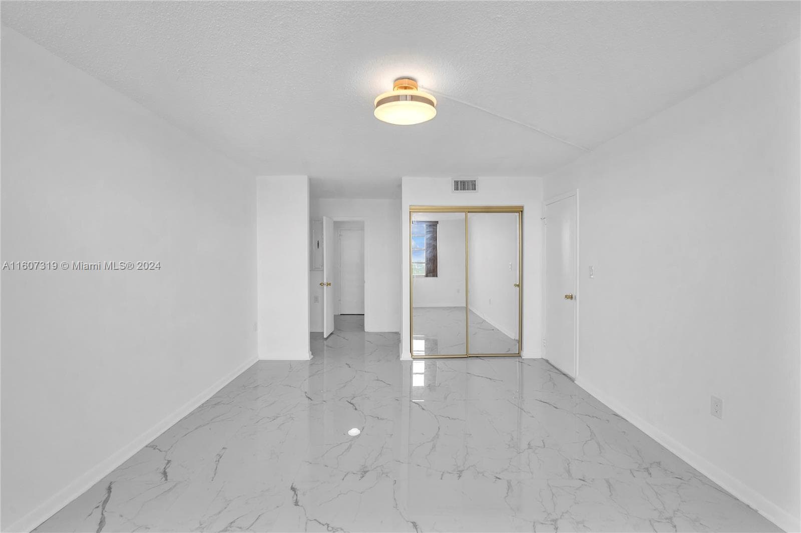 2780 NE 183rd St 1601 photo 14