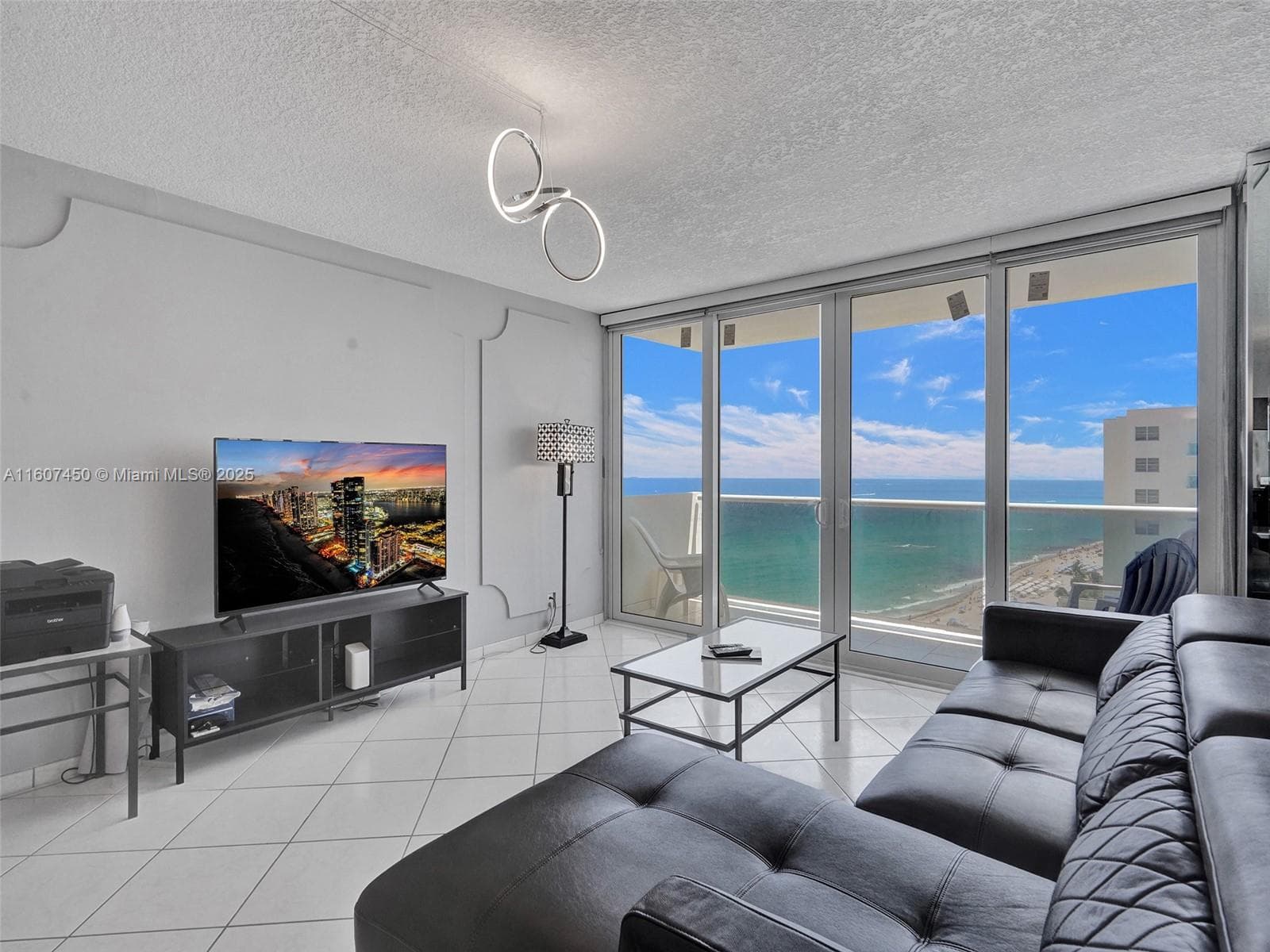 3725 S OCEAN DR 1506 photo 2