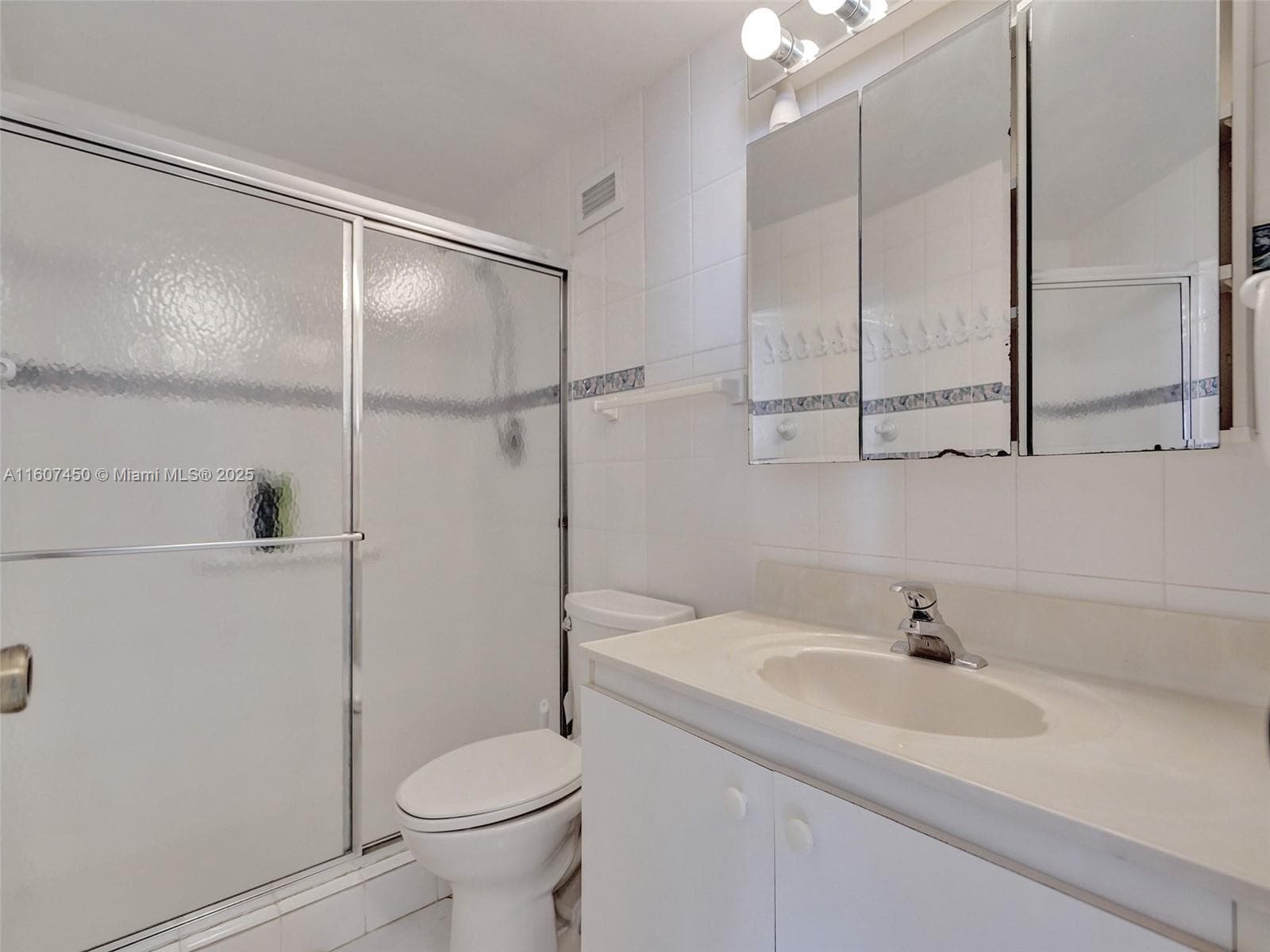 3725 S OCEAN DR 1506 photo 17