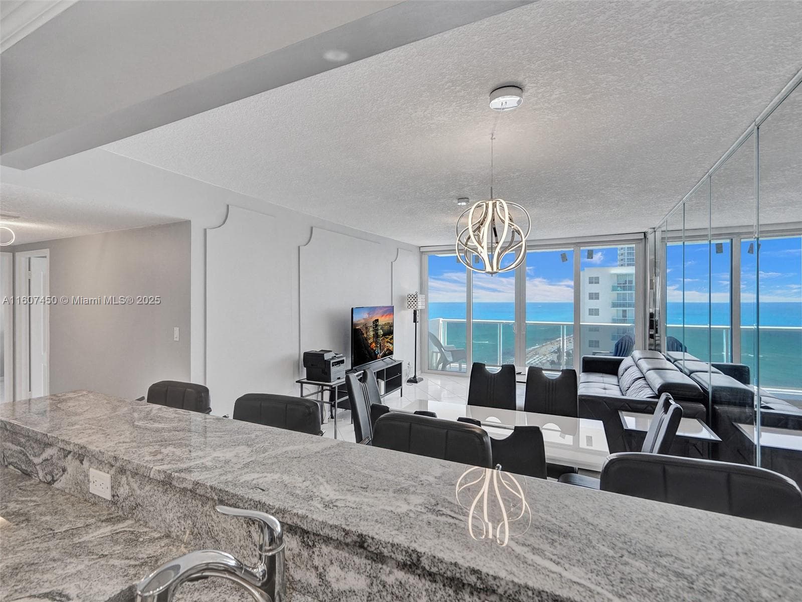 3725 S OCEAN DR 1506 photo 3