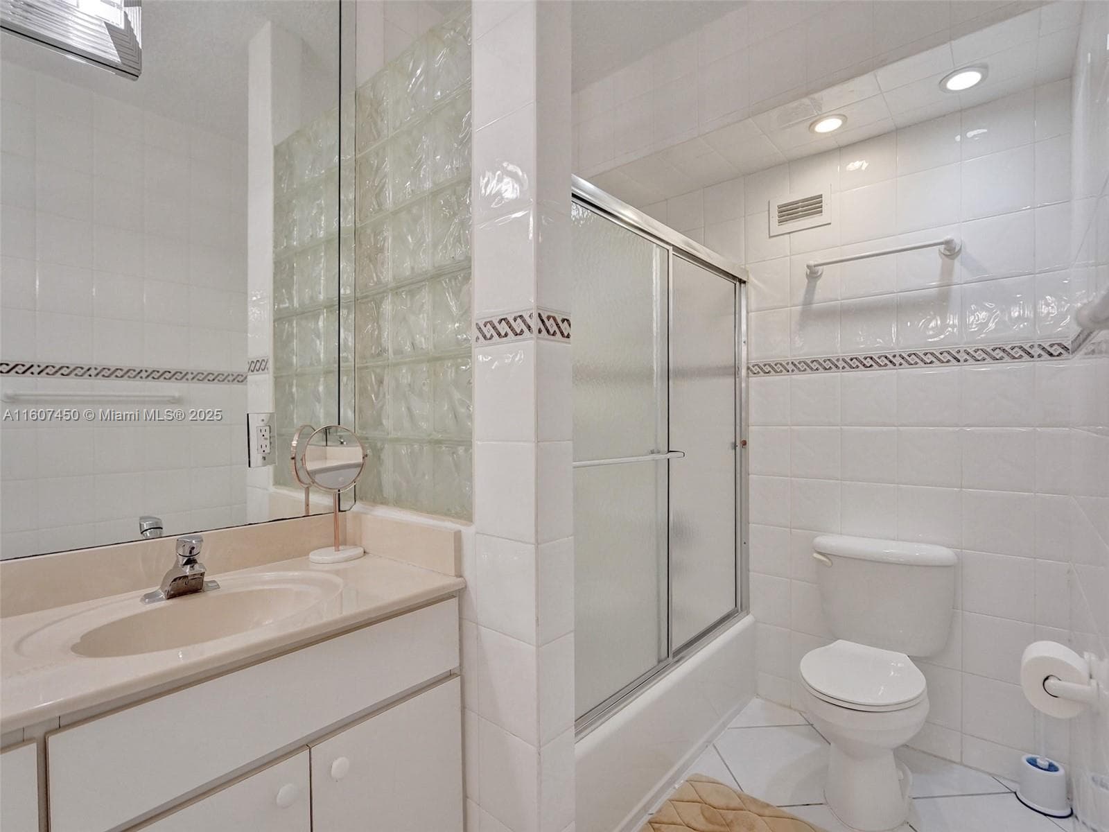 3725 S OCEAN DR 1506 photo 14