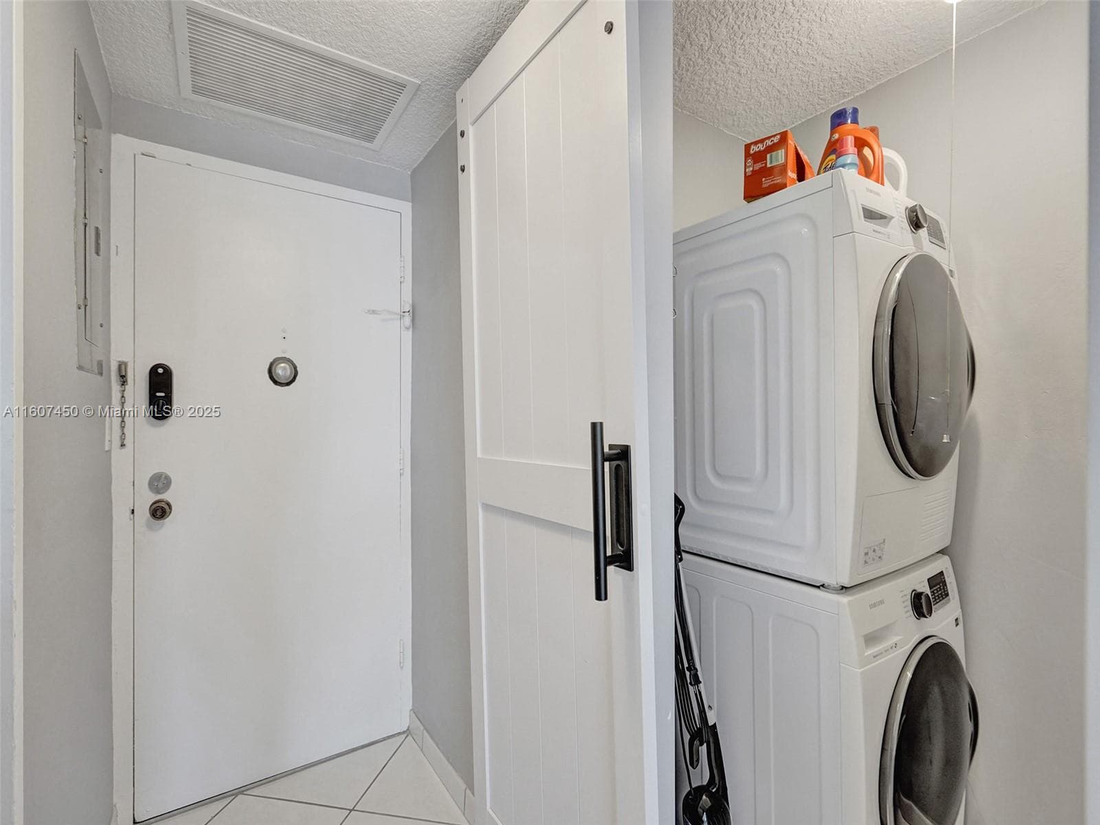 3725 S OCEAN DR 1506 photo 4