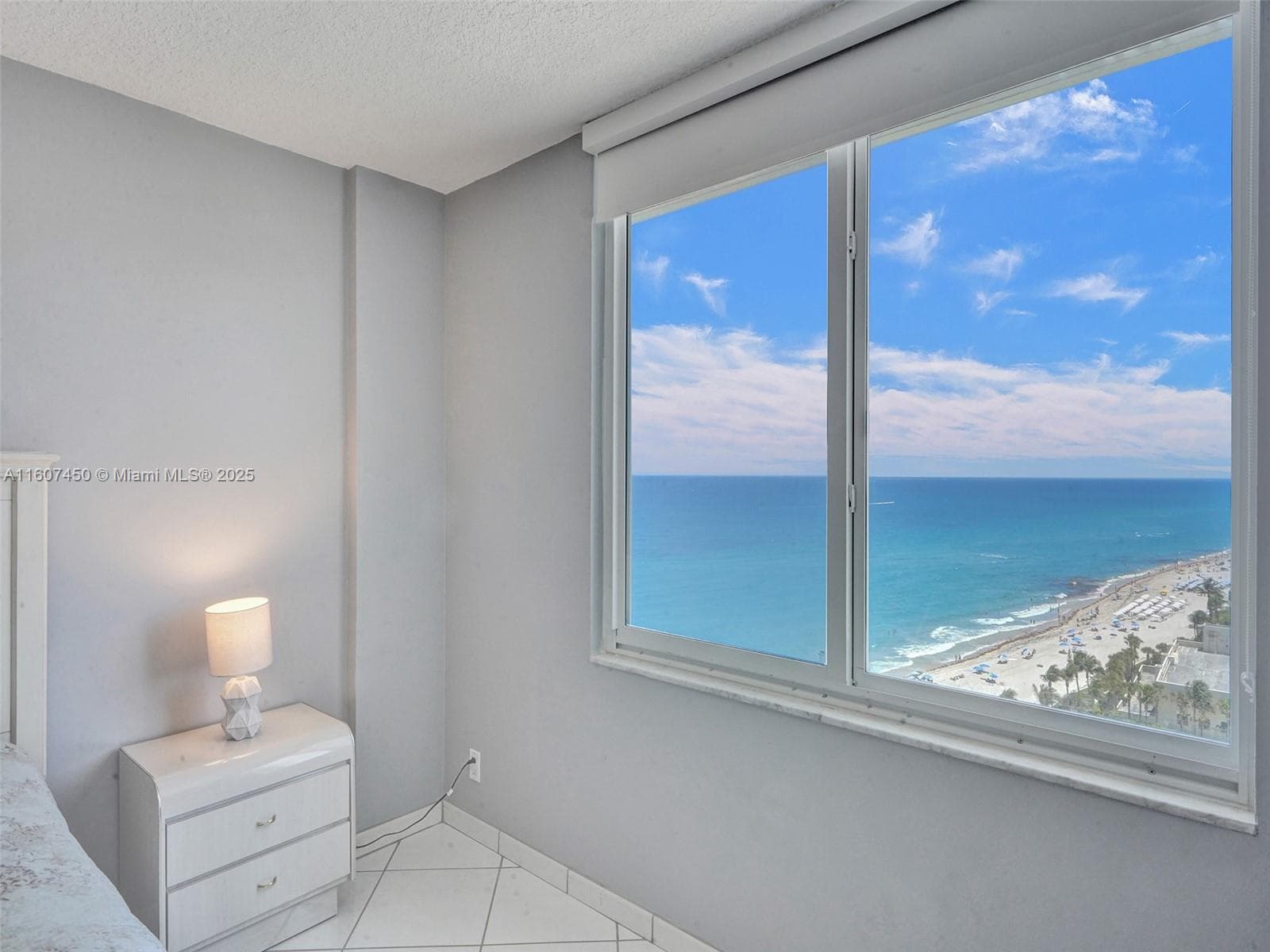 3725 S OCEAN DR 1506 photo 8