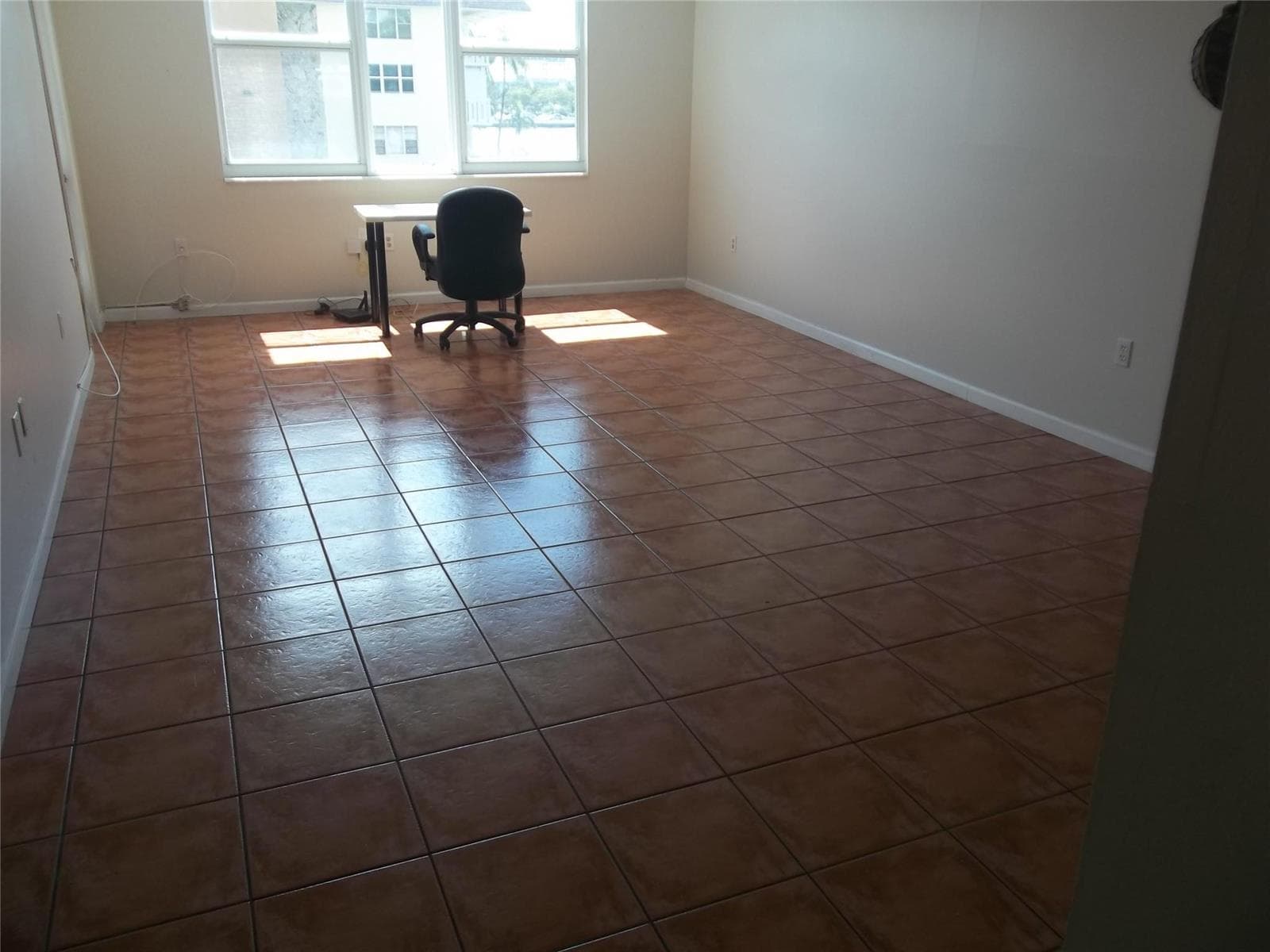 1893 S Ocean Drive 302 photo 1