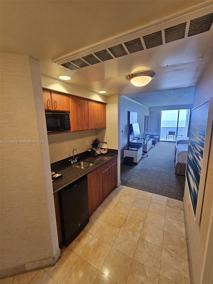 18001 Collins Ave 2610 photo 1