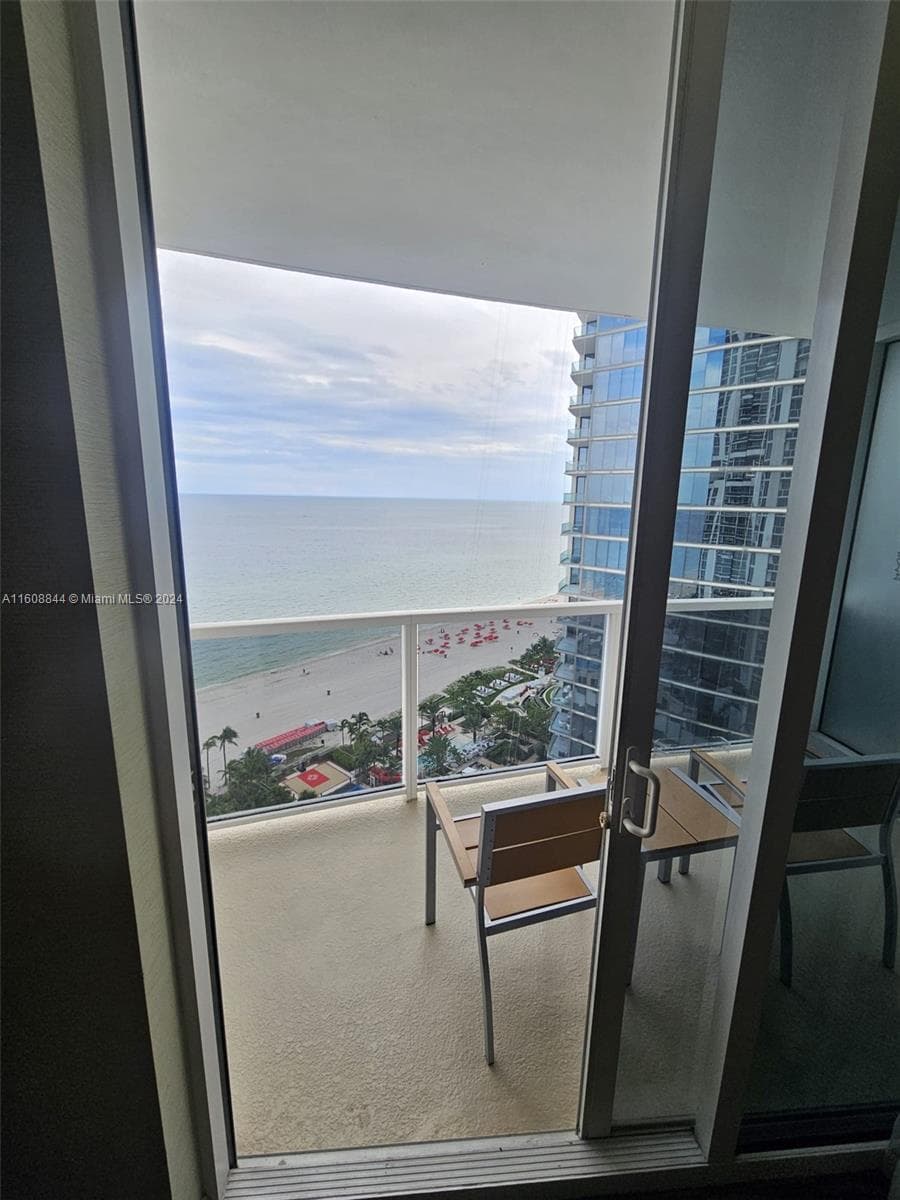 18001 Collins Ave 2610 photo 5