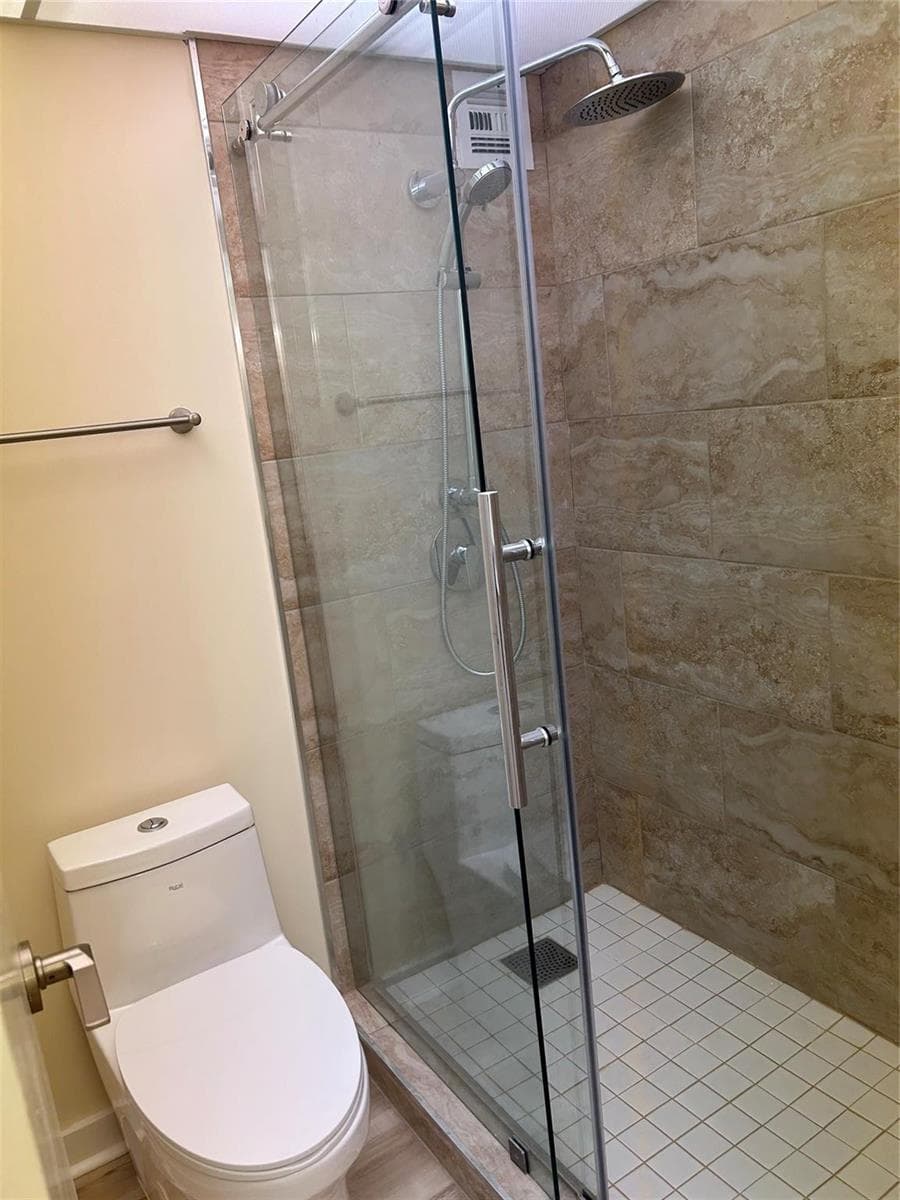 111 Briny Avenue 1401 photo 12