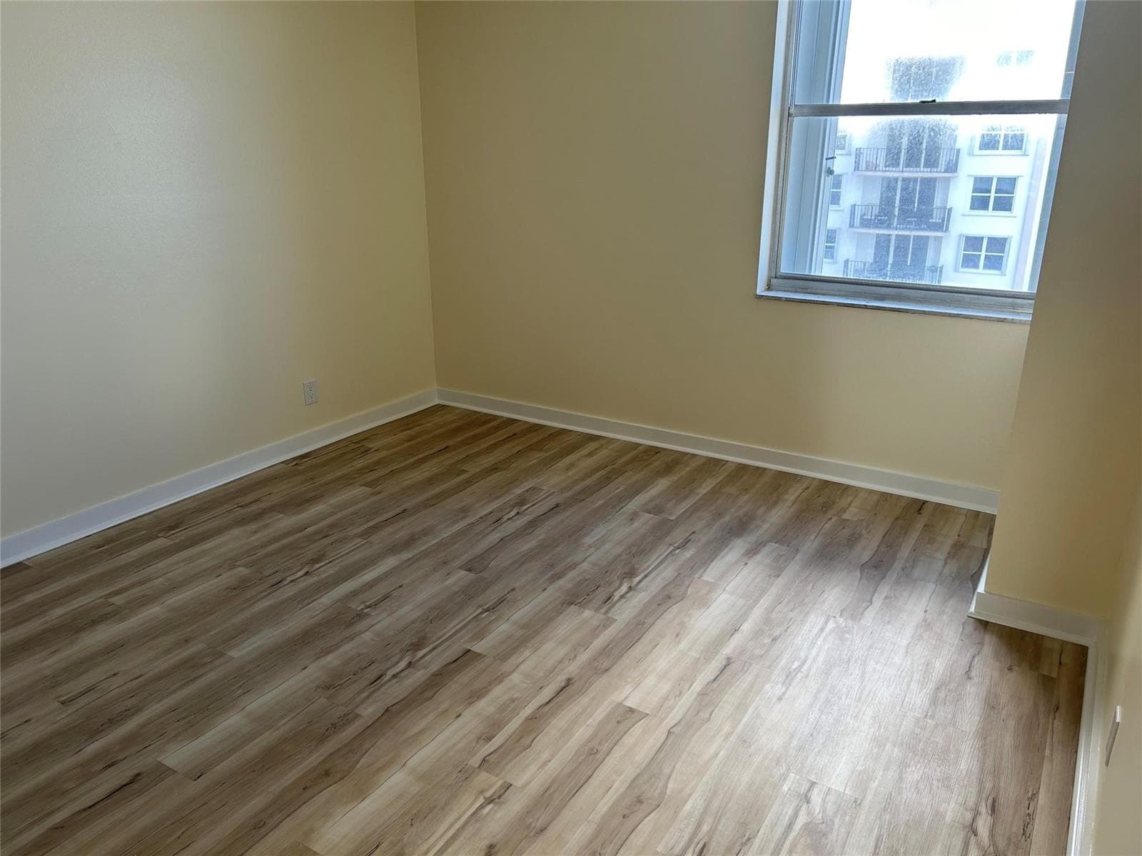 111 Briny Avenue 1401 photo 7