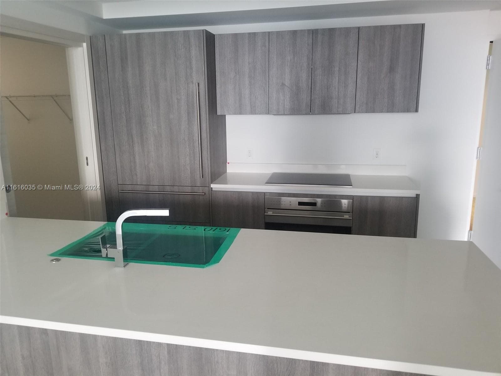 801 S MIAMI AVE 1610 photo 3