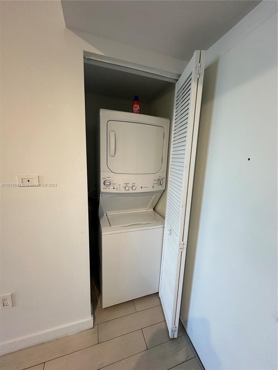 2602 E Hallandale Beach Blvd R807 photo 15