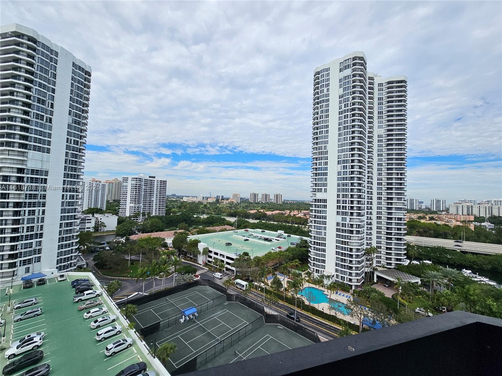 3600 Mystic Pointe Dr 1607 photo 23