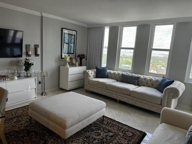 5401 Collins Ave 1123 photo 17