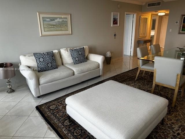 5401 Collins Ave 1123 photo 18