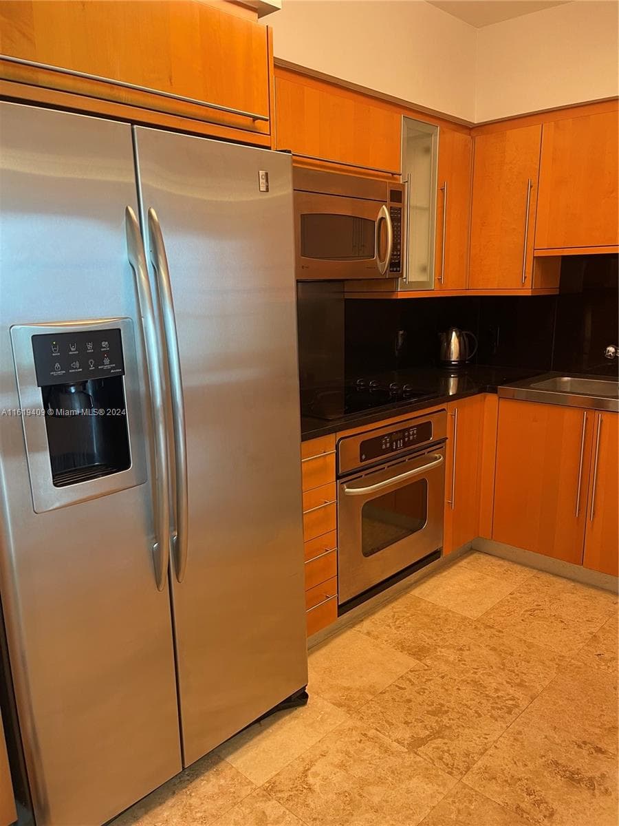 6365 Collins Ave 2610 photo 24