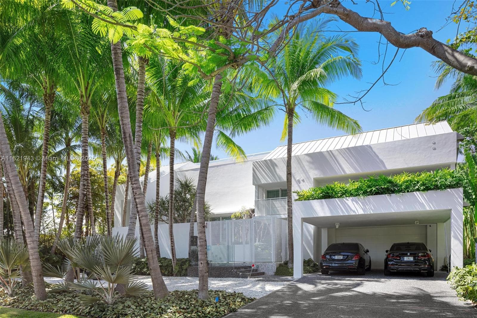 161 Cape Florida Dr photo 5