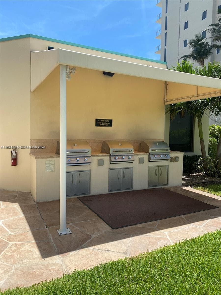 2800 N Ocean Dr B-15C photo 22