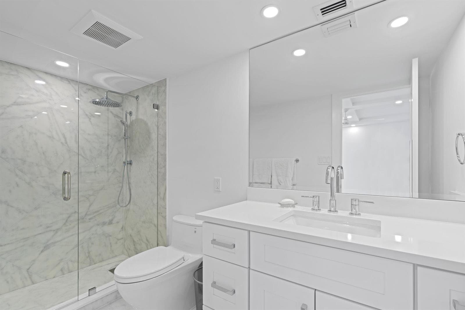 5380 N Ocean Drive 10d photo 22