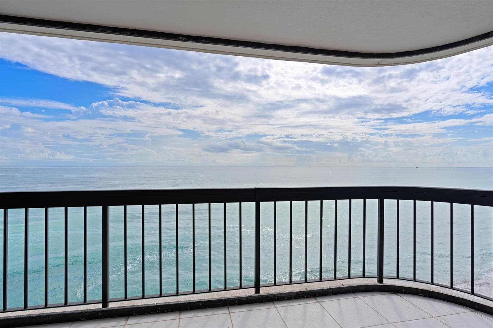 5380 N Ocean Drive 10d photo 4