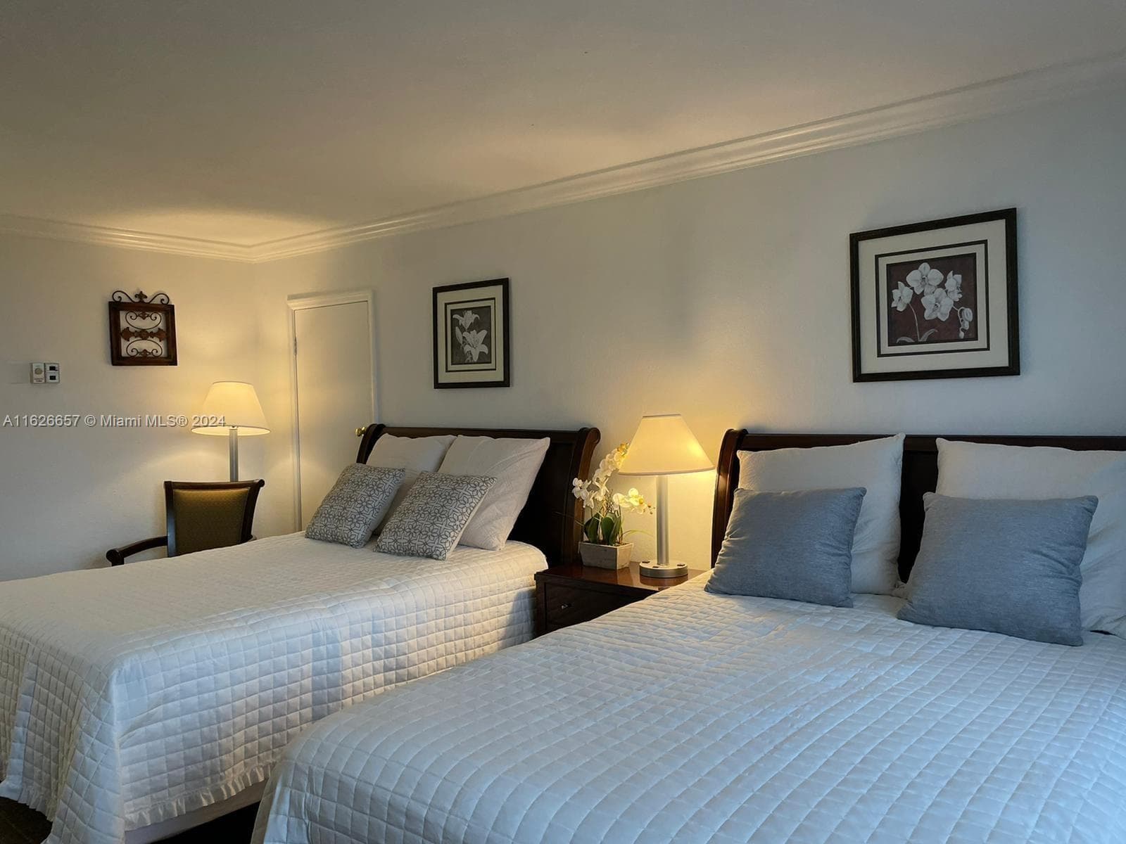 19201 Collins Ave 640 photo 2