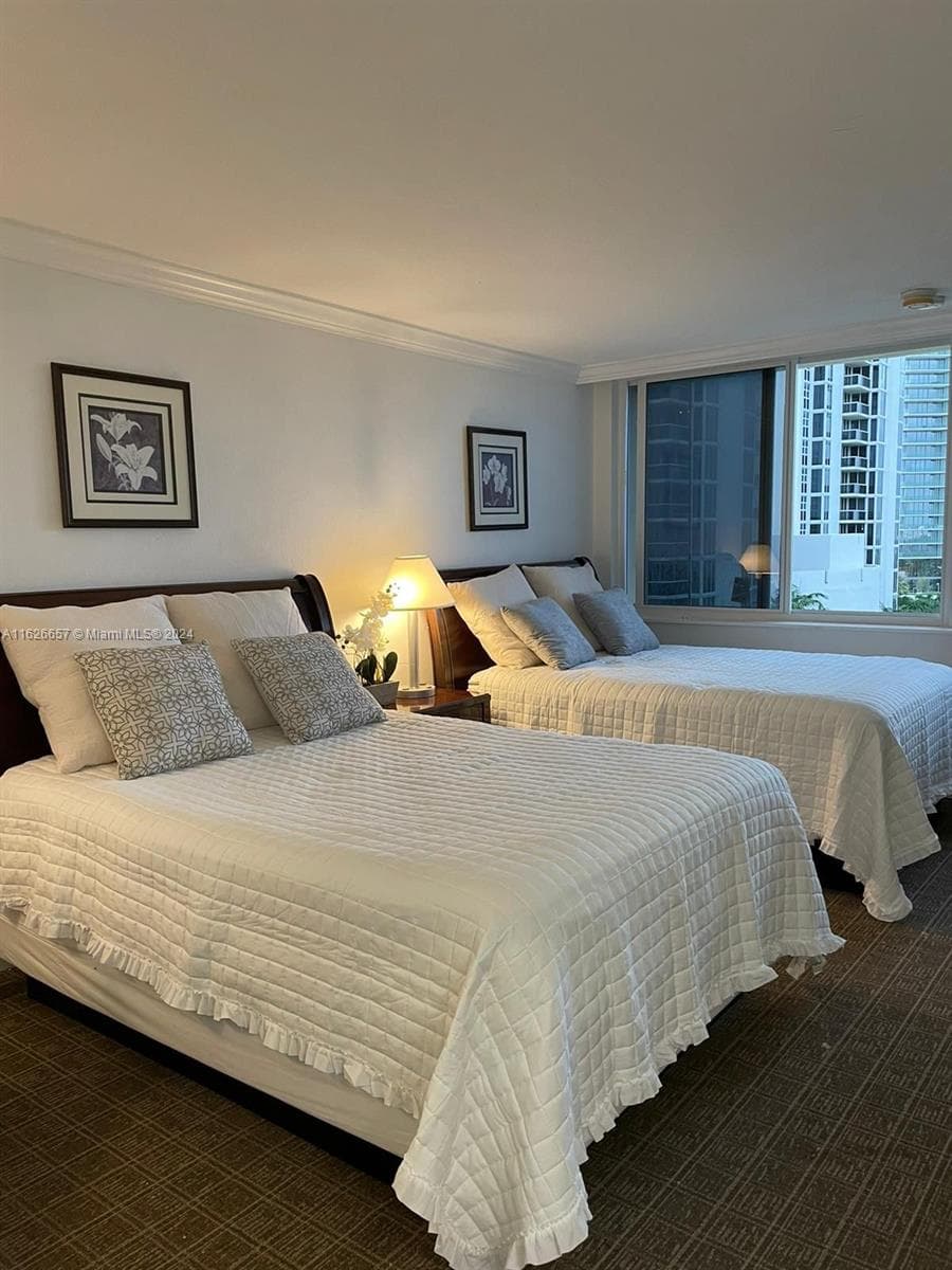 19201 Collins Ave 640 photo 5