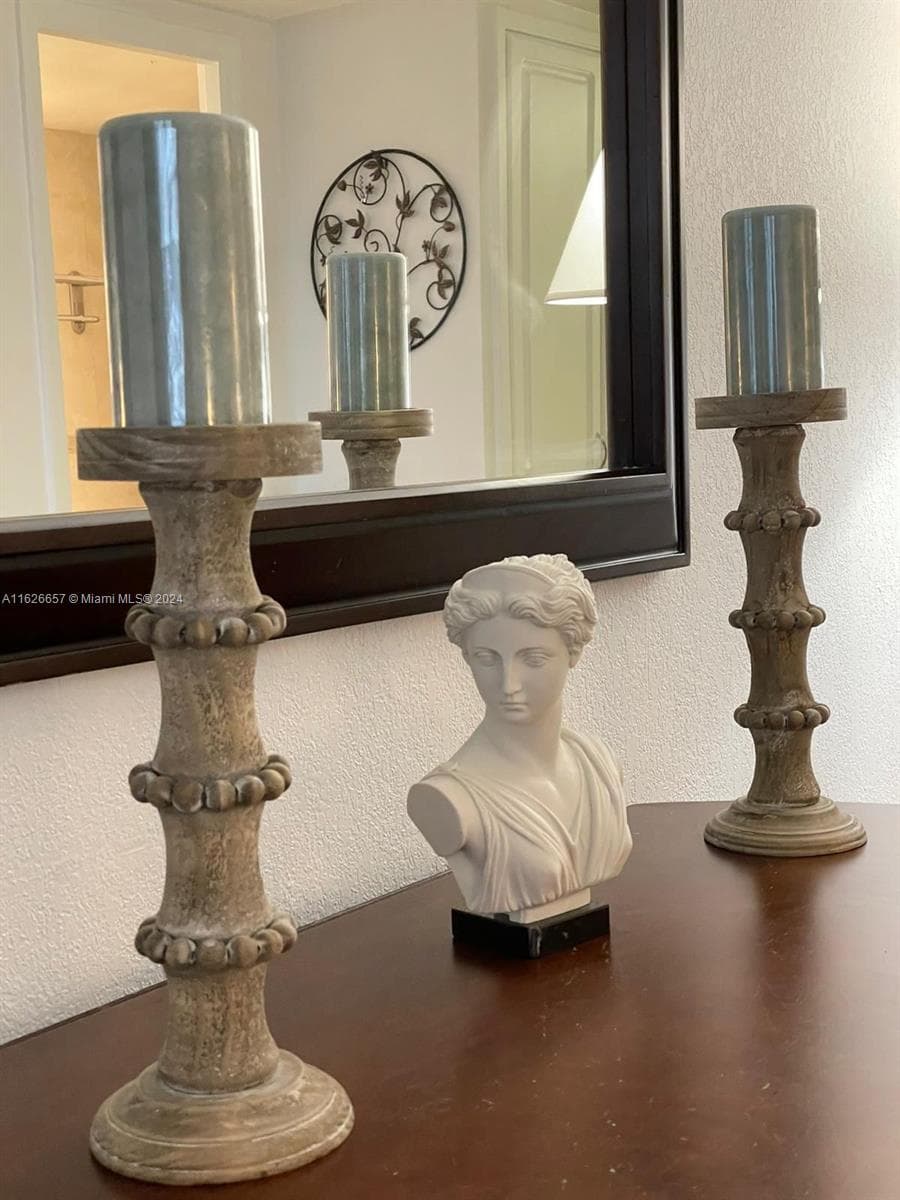 19201 Collins Ave 640 photo 4