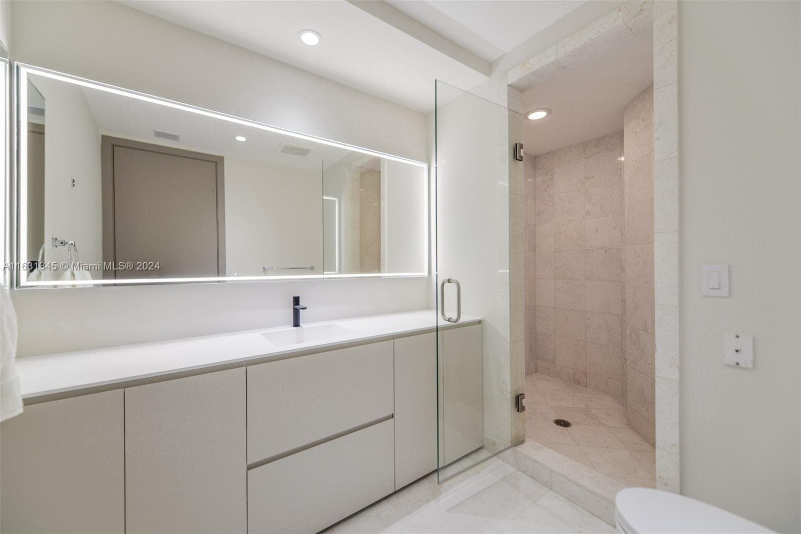 16051 Collins Ave 2102 photo 23