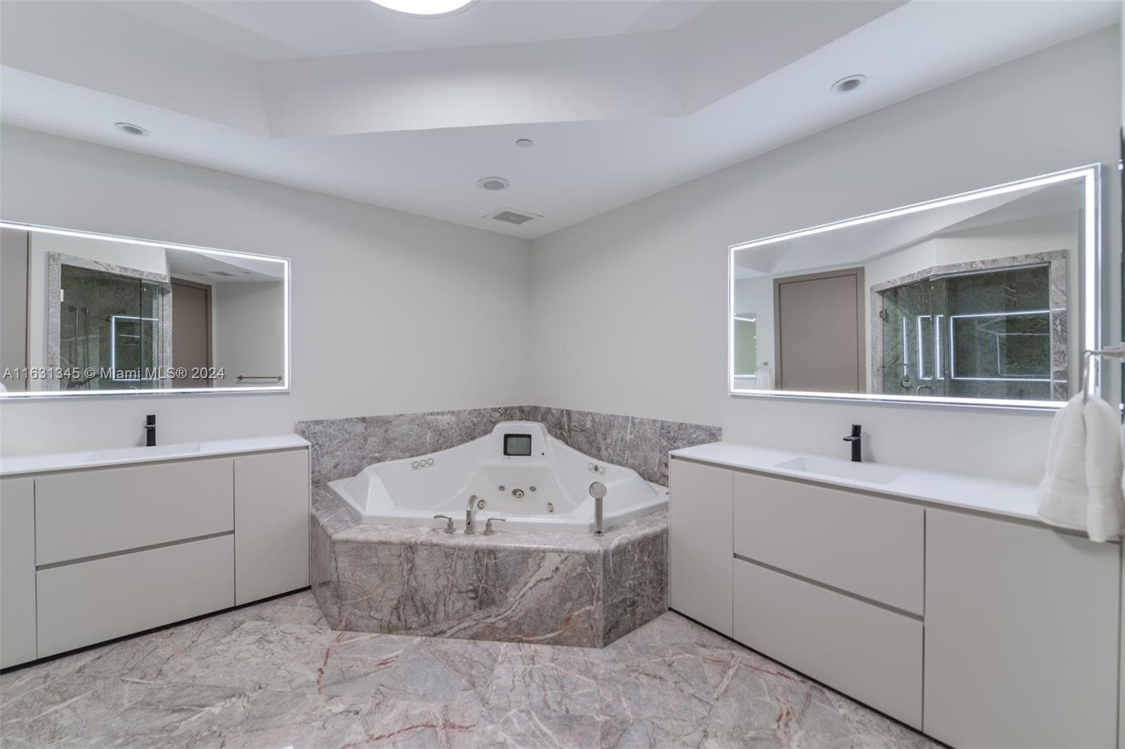 16051 Collins Ave 2102 photo 16