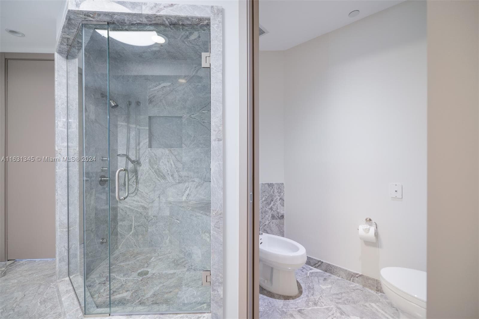 16051 Collins Ave 2102 photo 19