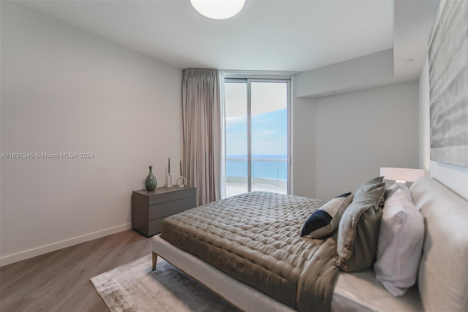16051 Collins Ave 2102 photo 21