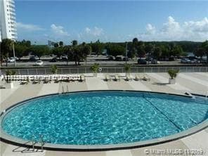 400 Kings Point Dr 320 photo 18