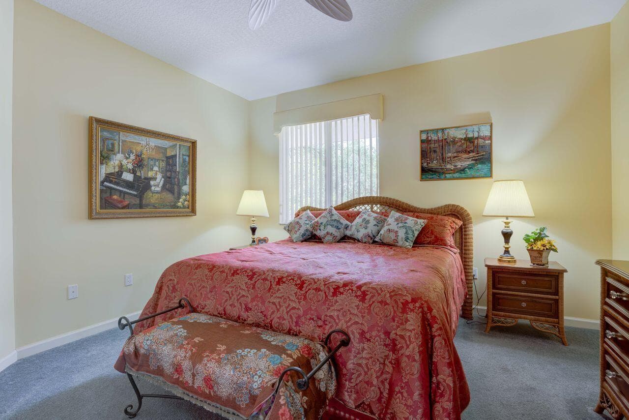 1160 SW Chapman Way 202 photo 24