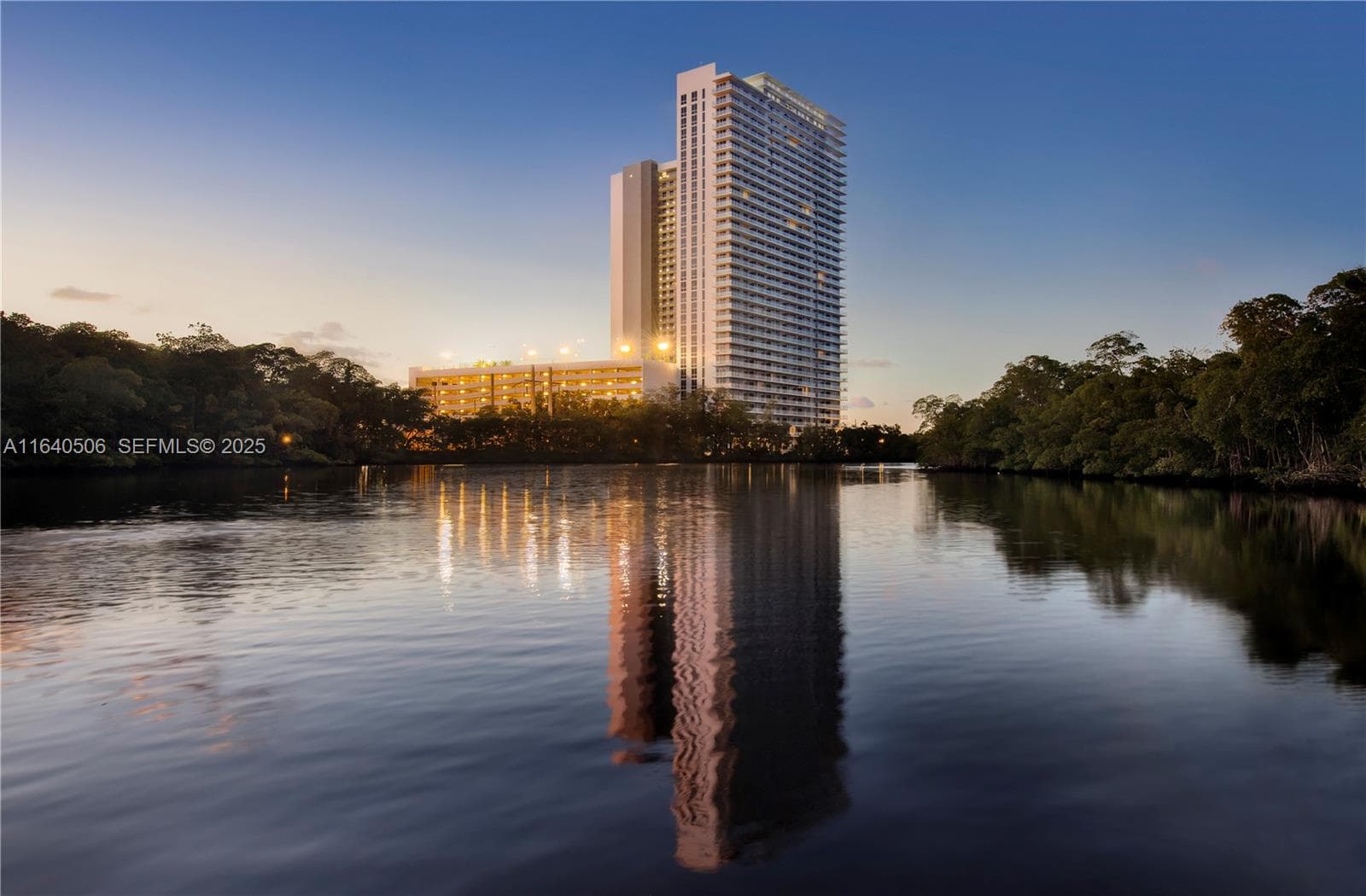 16385 Biscayne Blvd PH7 photo 2