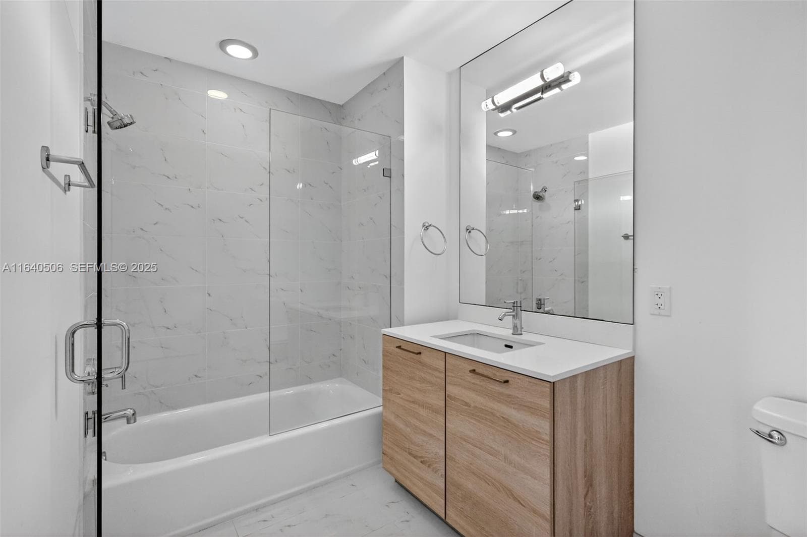 16385 Biscayne Blvd PH7 photo 21