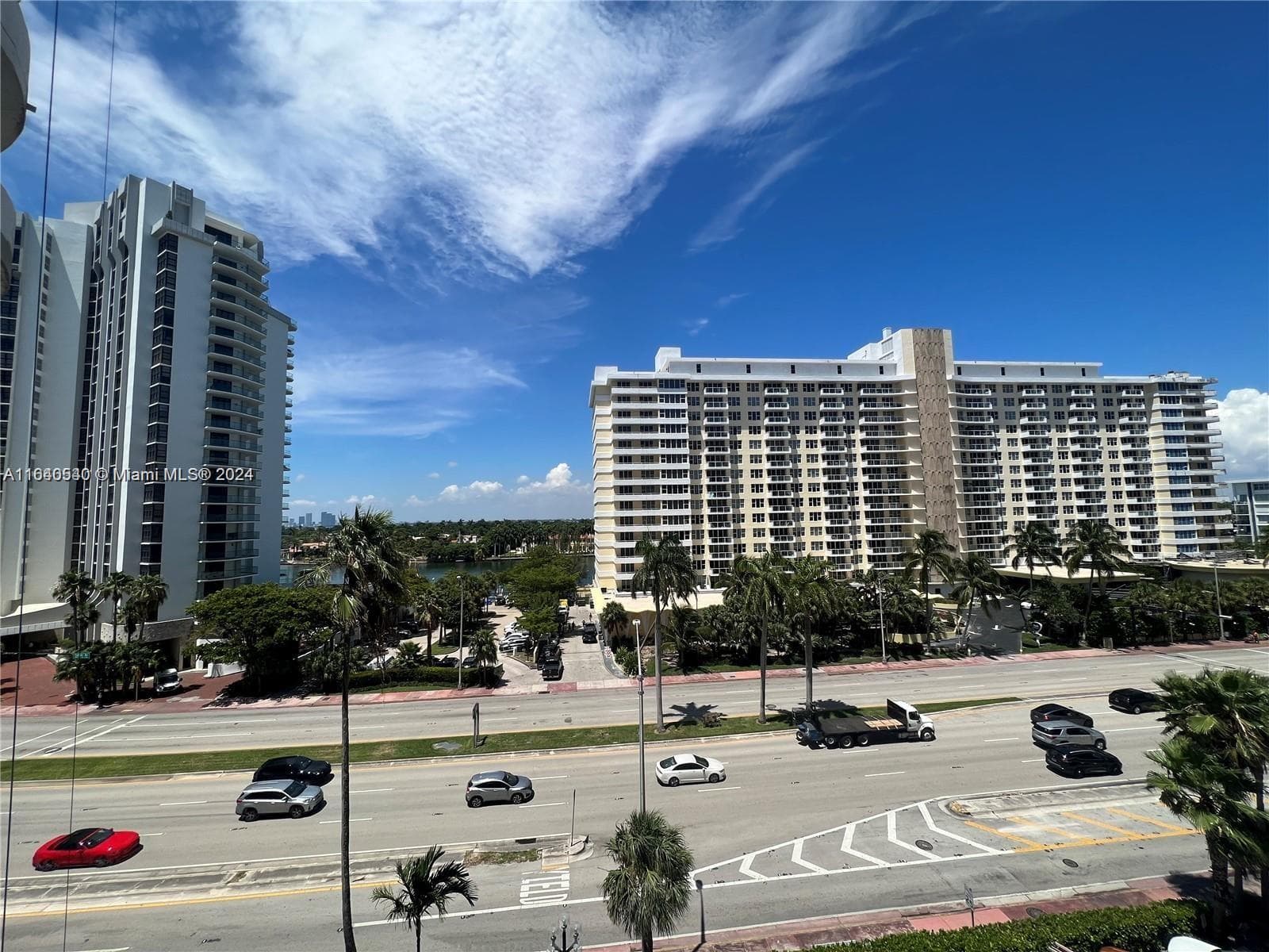 5555 Collins Ave 7T photo 2