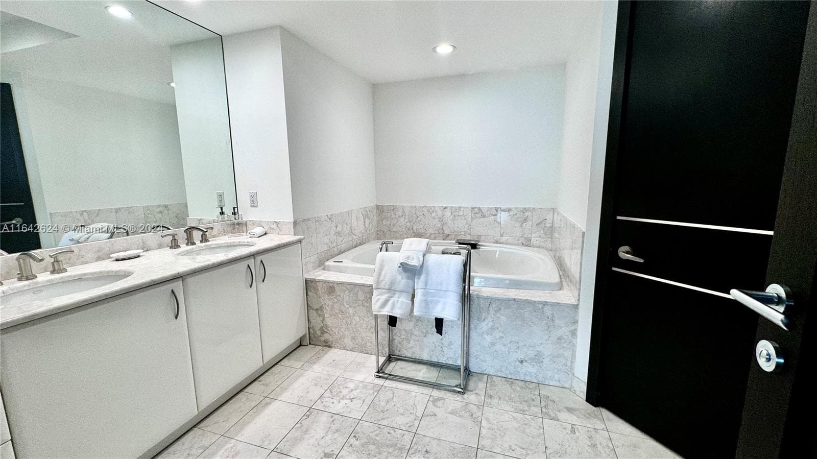 1331 Brickell Bay Dr 1109 photo 18
