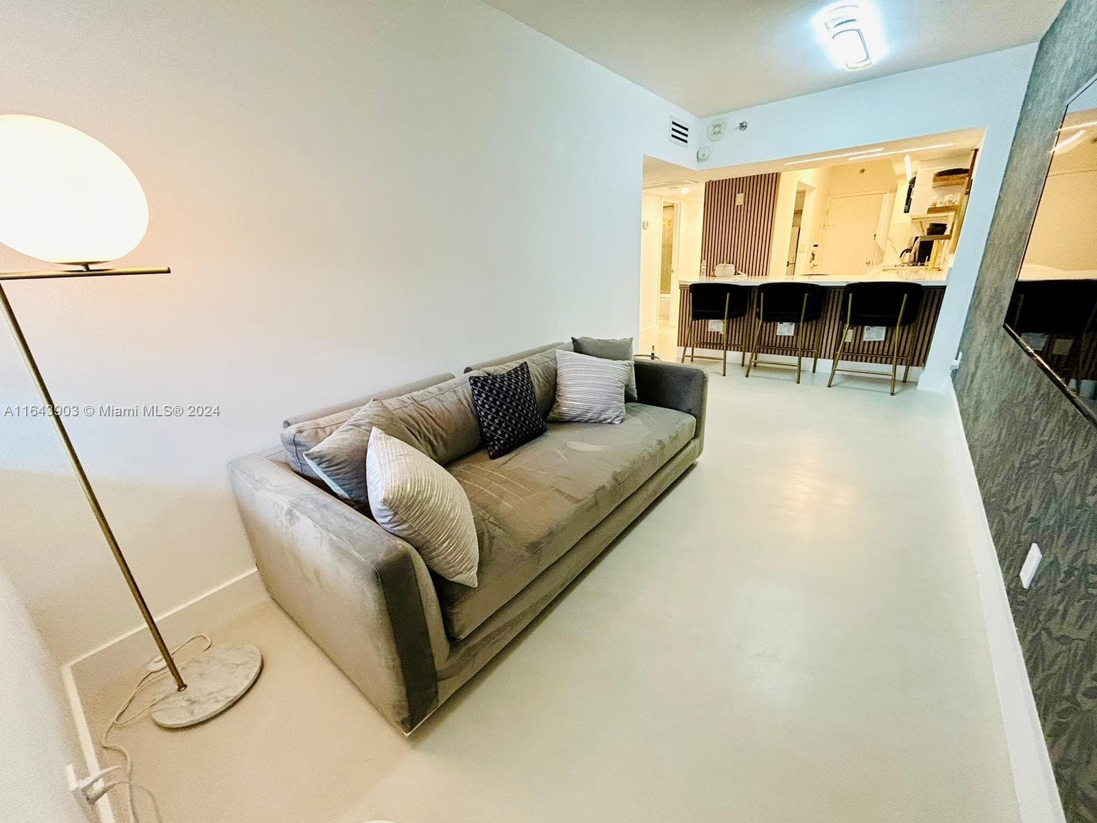 100 Lincoln Rd 445 photo 1