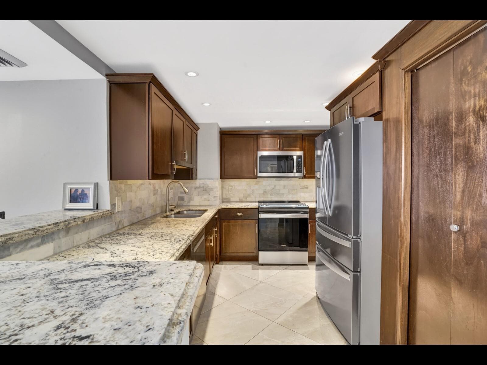 5200 N Flagler Drive 802 photo 3
