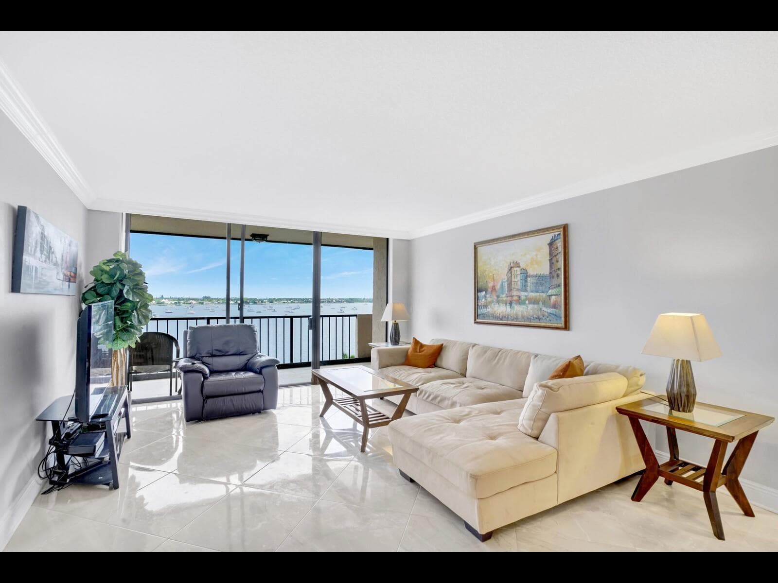 5200 N Flagler Drive 802 photo 9