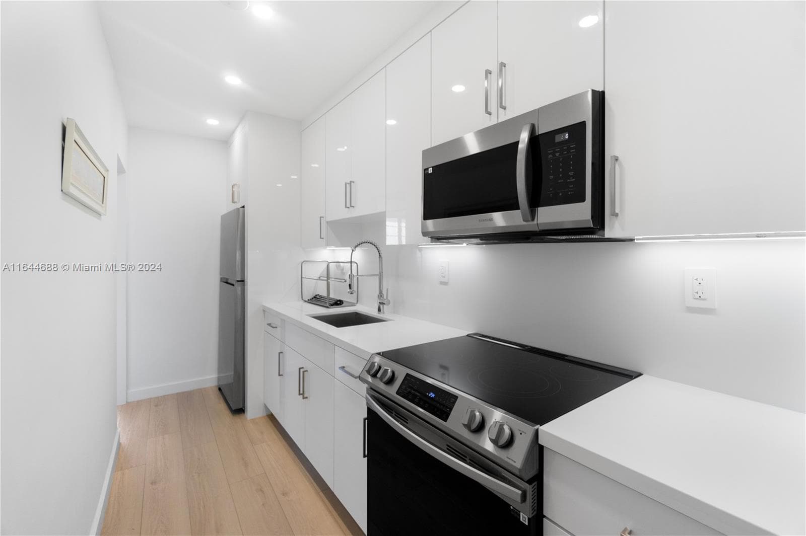 100 Lincoln Rd 1104 photo 22