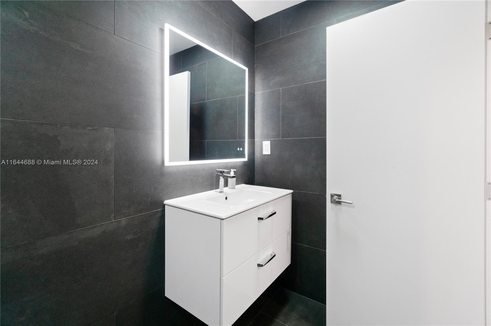 100 Lincoln Rd 1104 photo 11