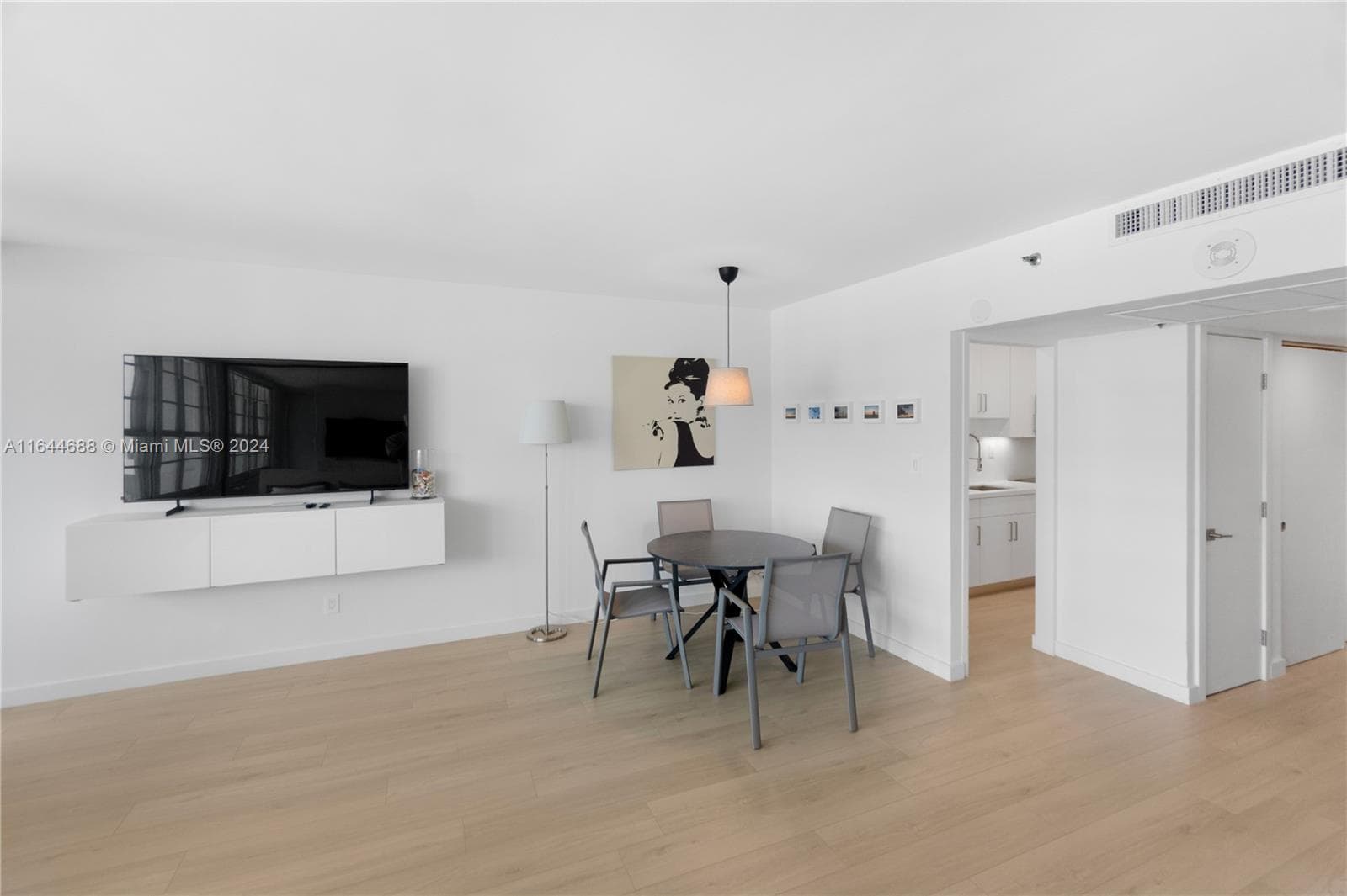 100 Lincoln Rd 1104 photo 8