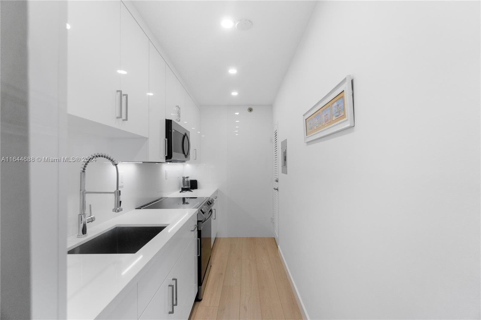 100 Lincoln Rd 1104 photo 21