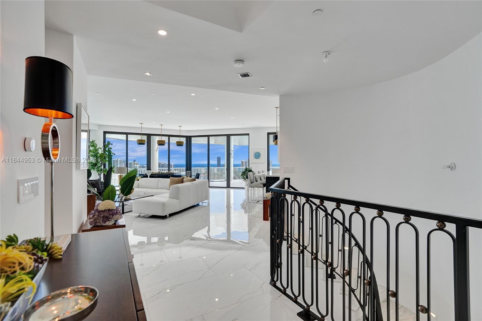 3000 Island Blvd PH-4 photo 7