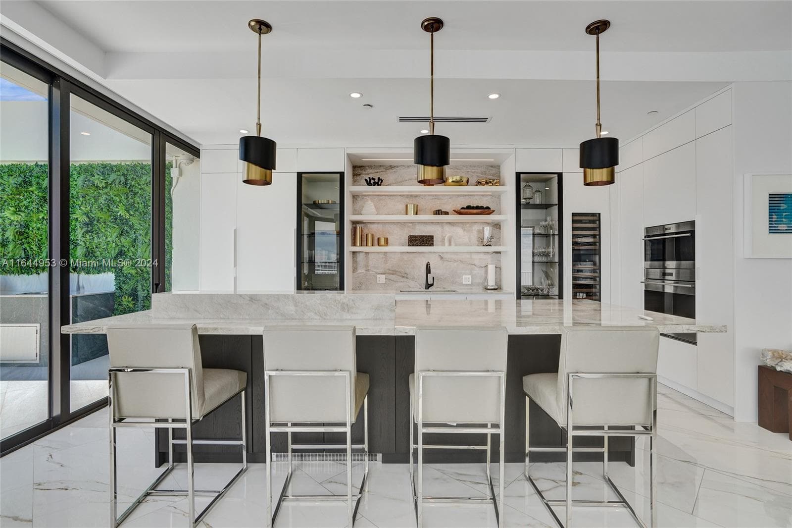 3000 Island Blvd PH-4 photo 9