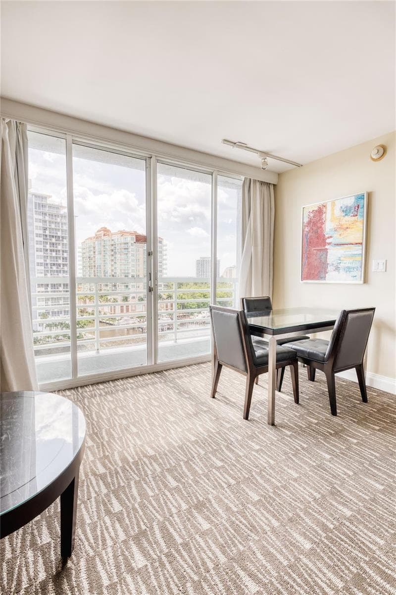 2670 E Sunrise Boulevard 826 photo 3