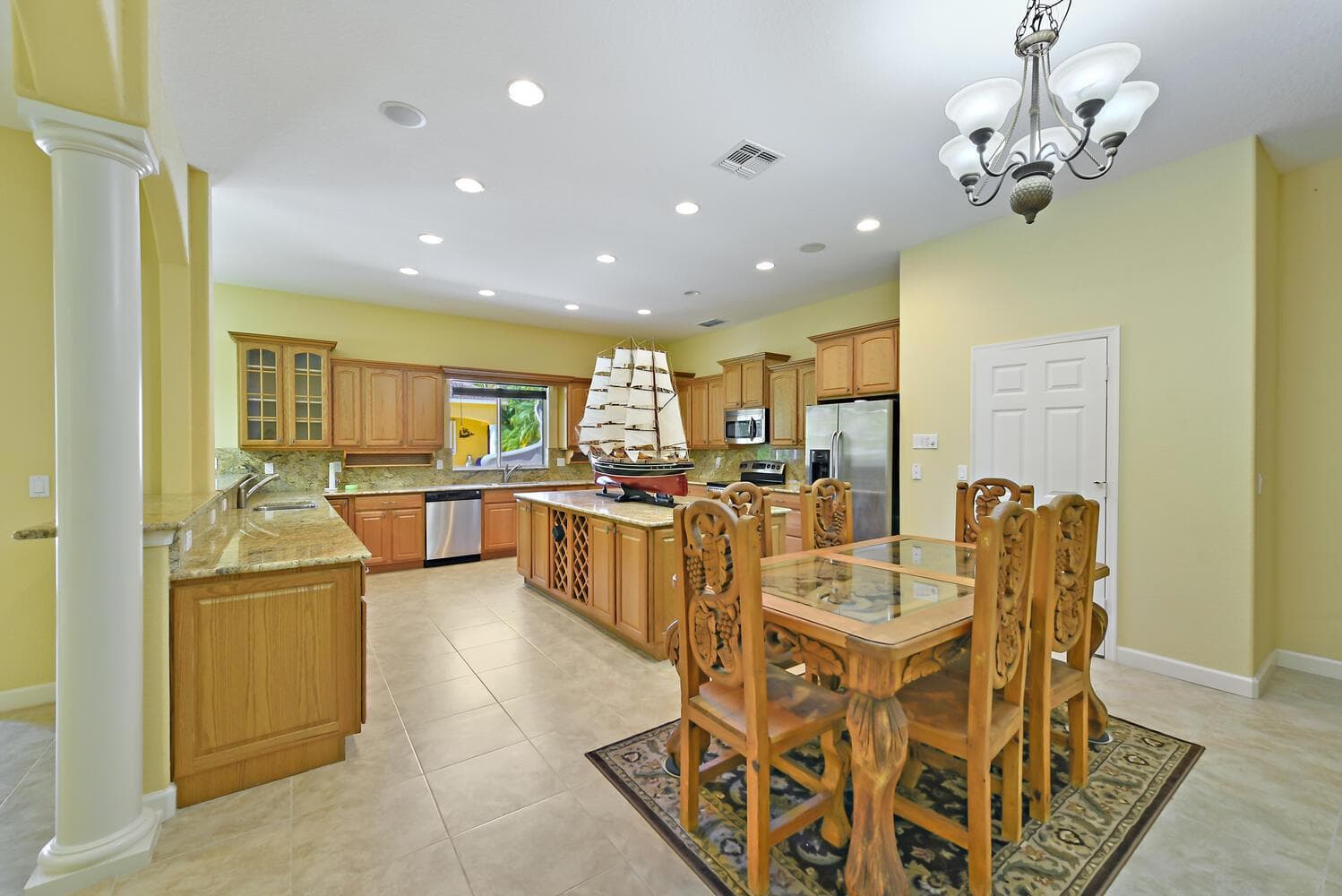 8053 S Indian River Drive photo 4