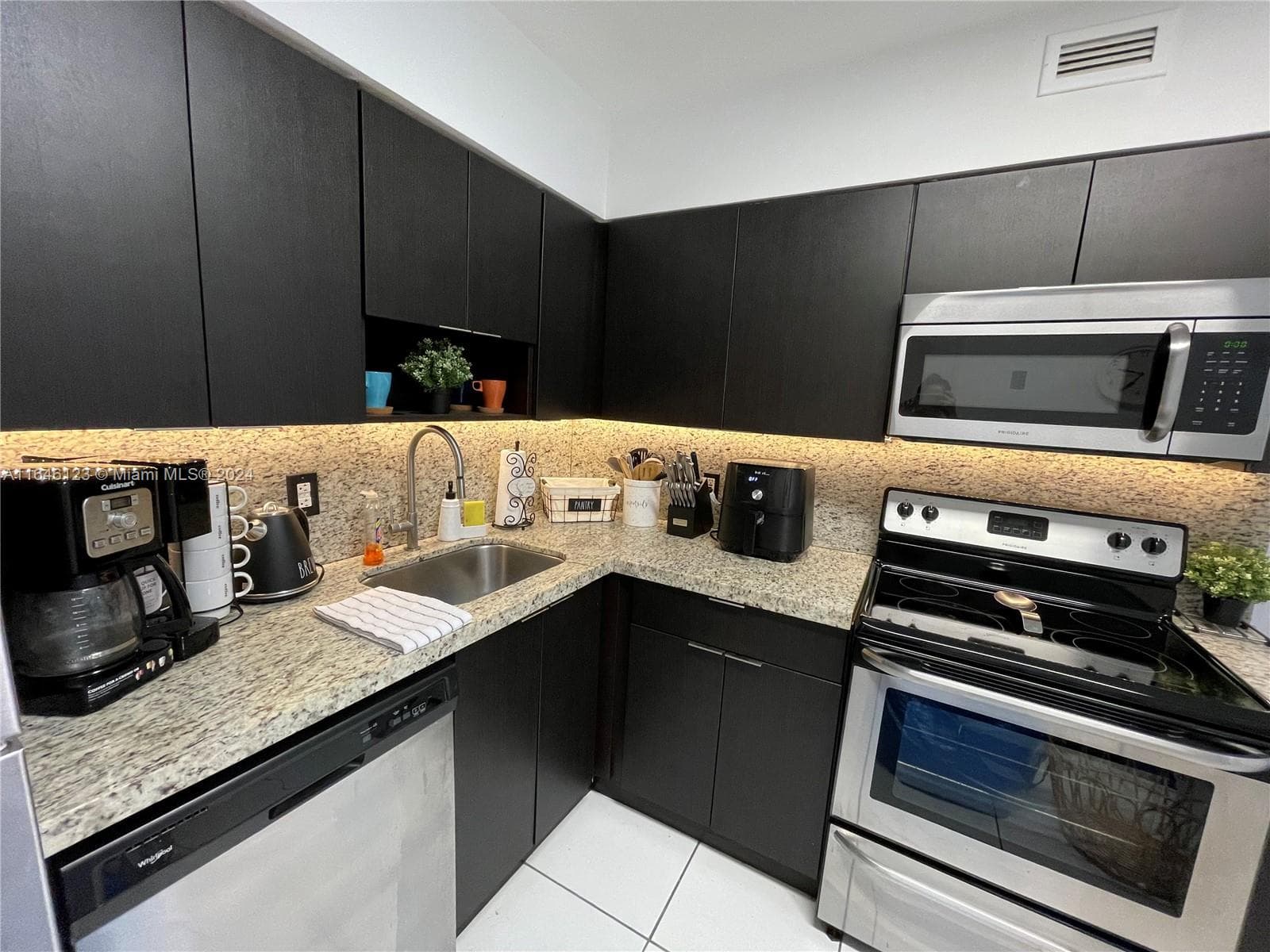 5151 Collins Ave 629 photo 4