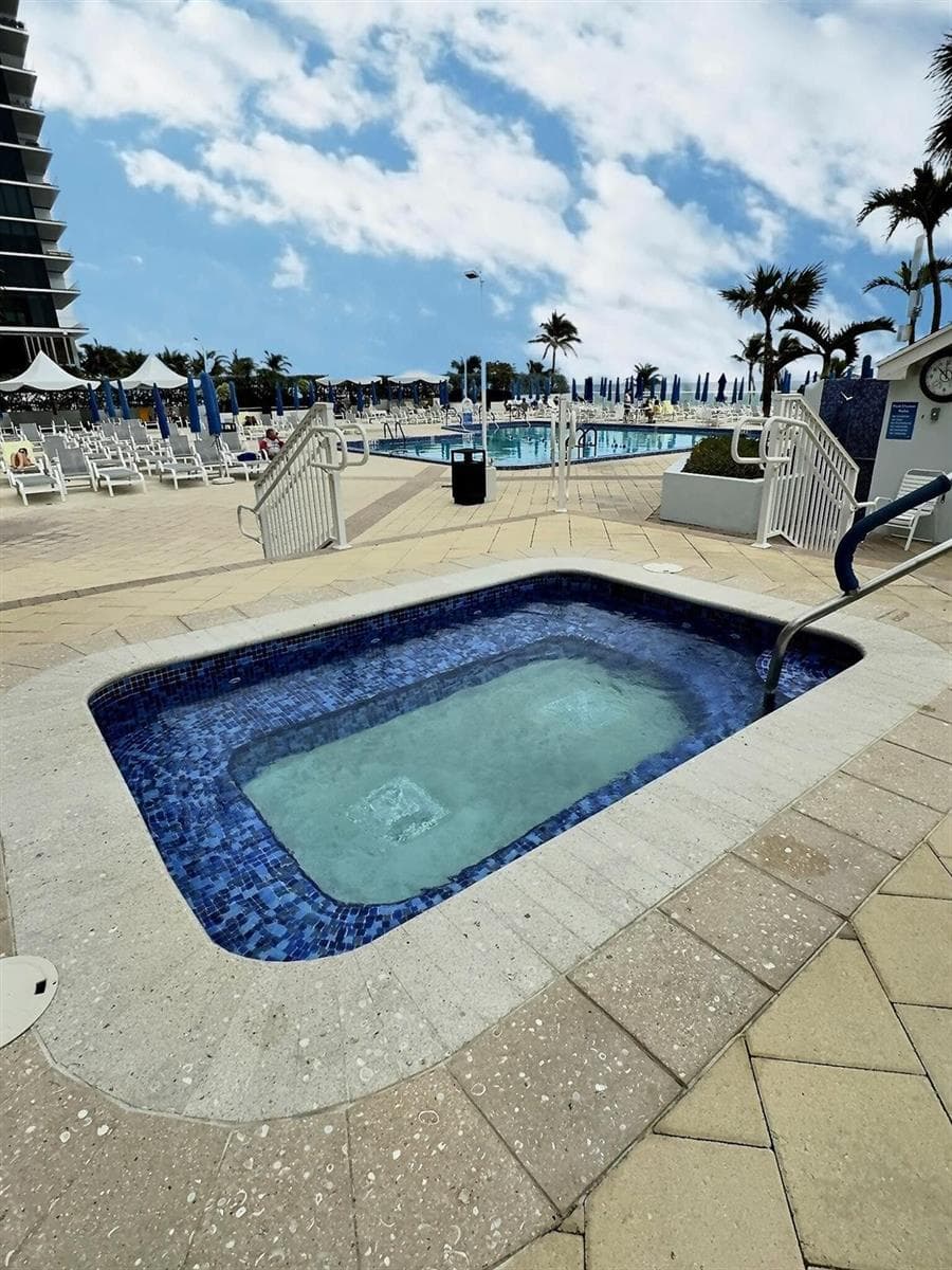 2030 S Ocean Drive 1626 photo 23