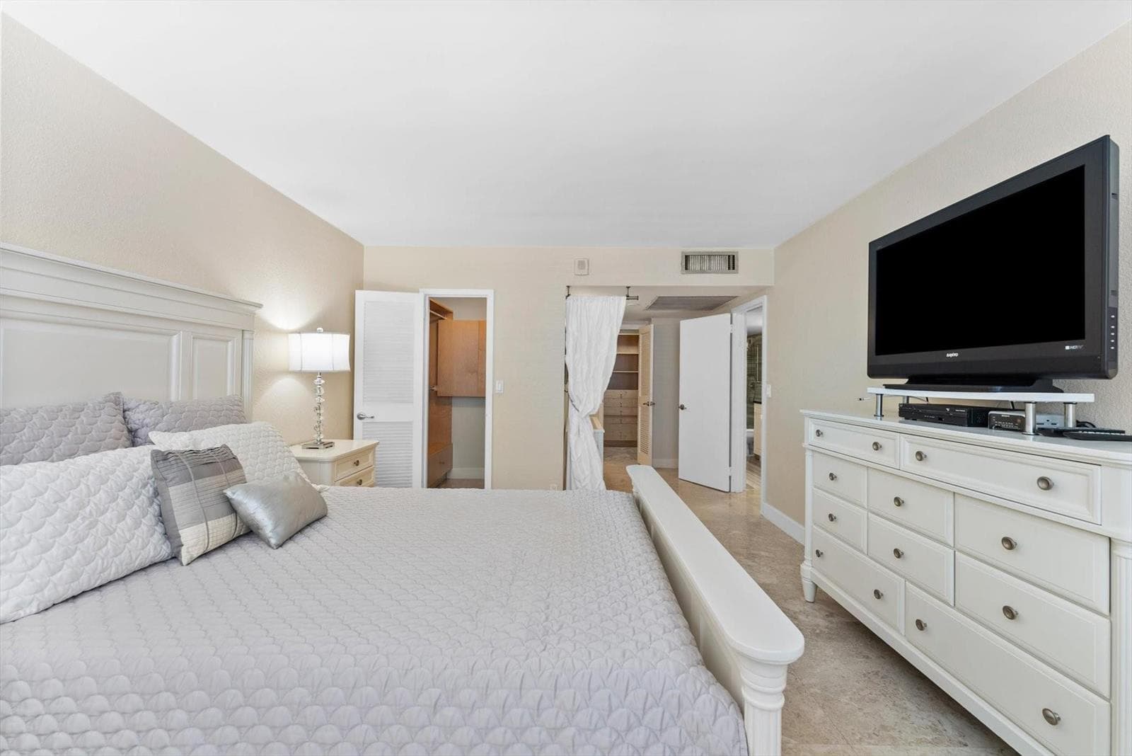 2030 S Ocean Drive 1626 photo 13