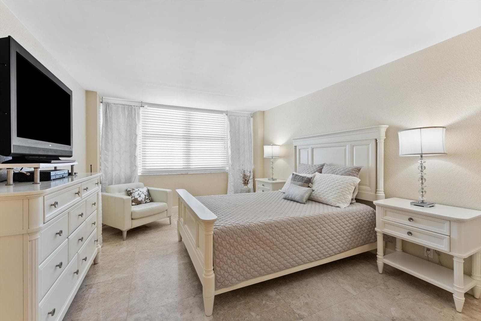 2030 S Ocean Drive 1626 photo 12